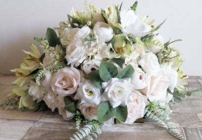 <font color=black>listaszám: fehaut003