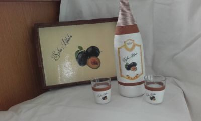 Díszüveg egyedi felarattal 2 pálinkás pohárral és tálcával 4.