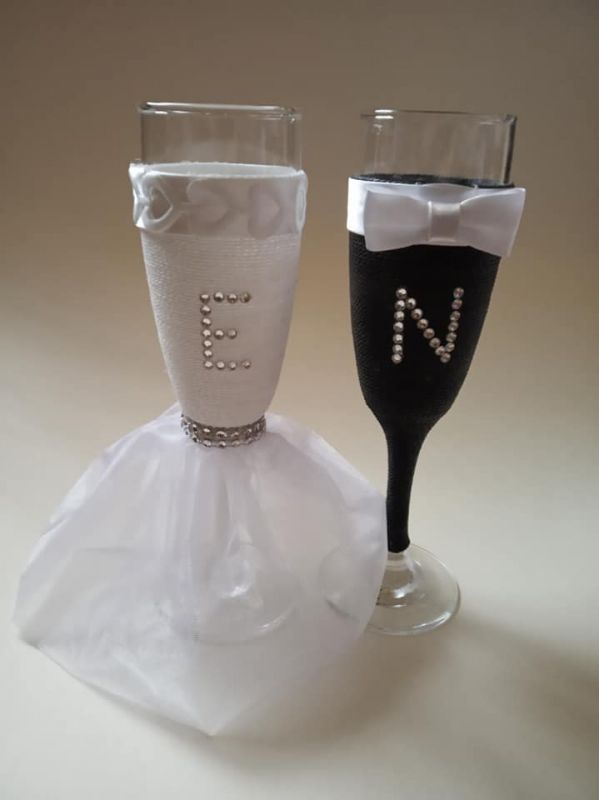 Díszpohár szett 2 db ára: 5000 Ft.